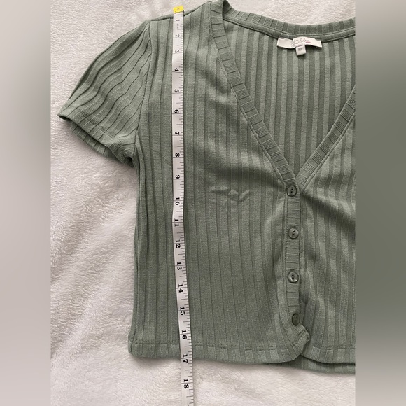 Francesca’s ribbed button top - Picture 5 of 6